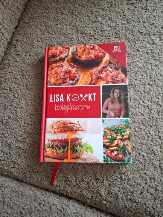 Lisa Tennebroek - Lisa kookt koolhydraatarm, Boeken, Ophalen of Verzenden, Zo goed als nieuw, Lisa Tennebroek