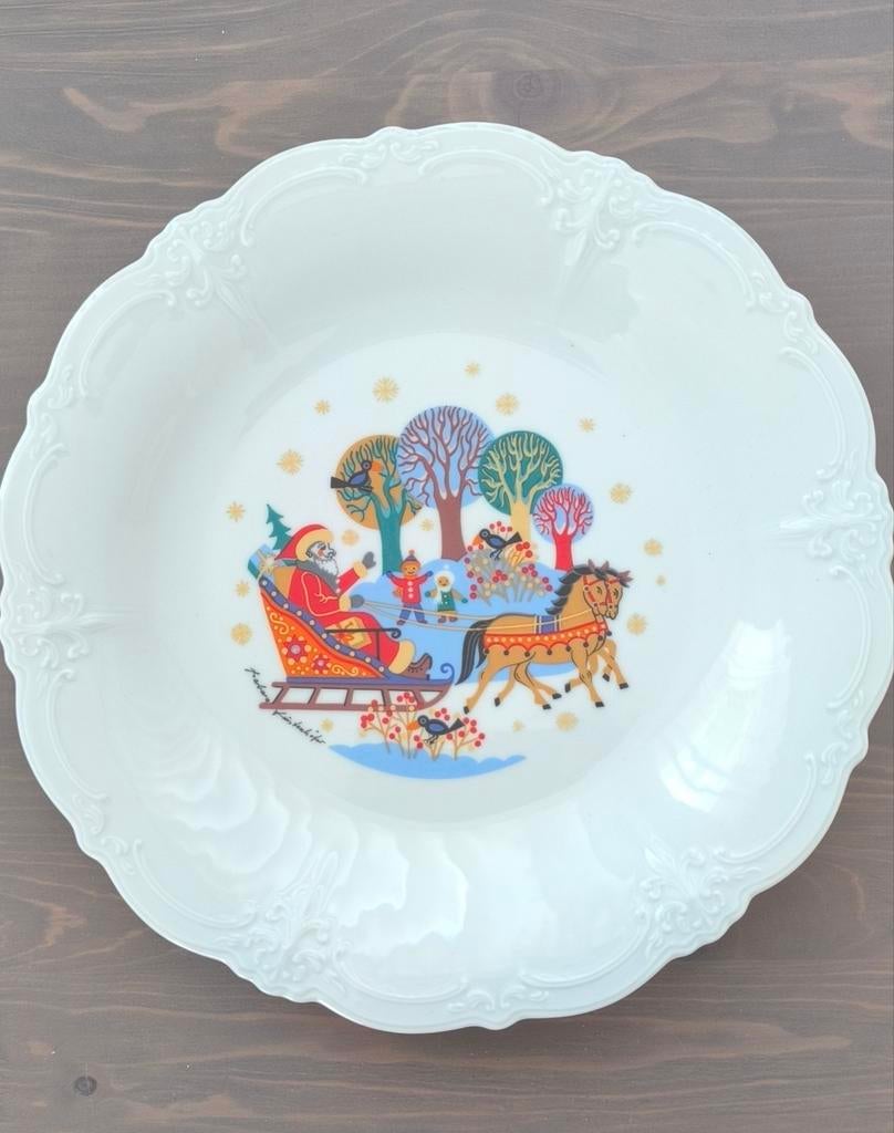 Vintage kerst bord van Tirschenreuth Bavaria Baronesse, Ophalen