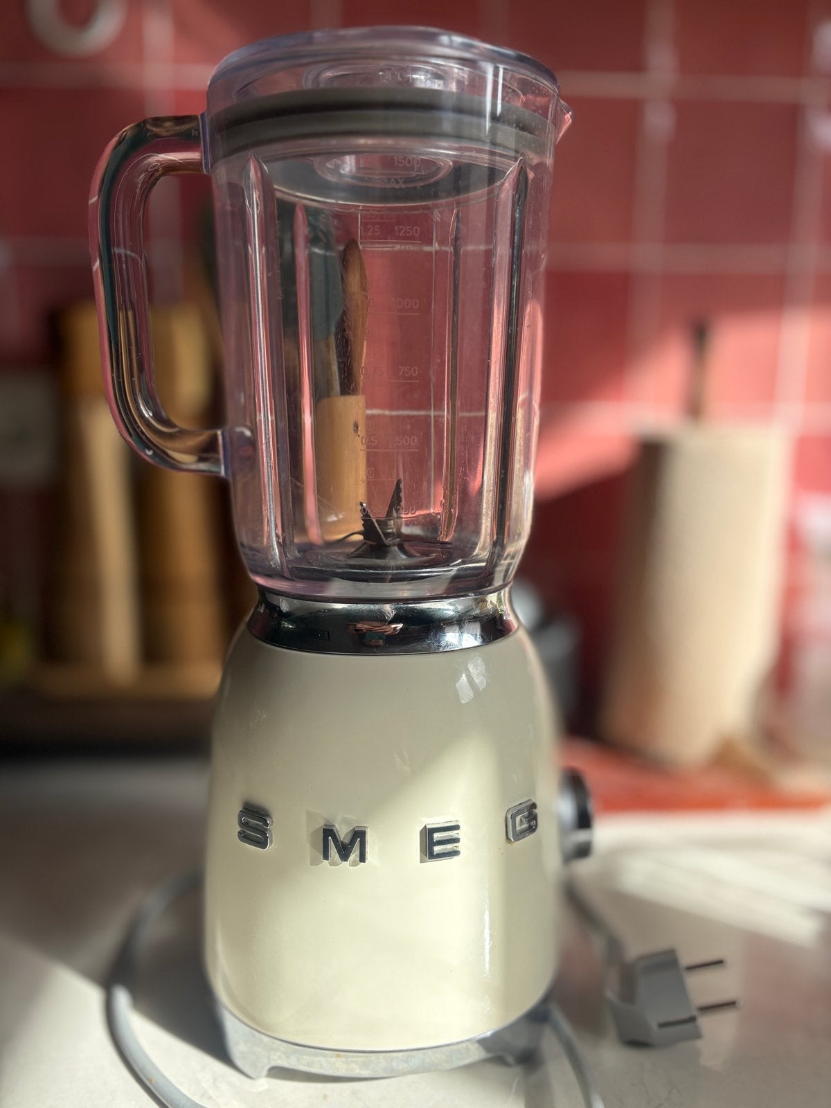Smeg BLF03CREU Crème Blender - Zo goed als nieuw, Witgoed en Apparatuur, Ophalen of Verzenden, Zo goed als nieuw, Blender