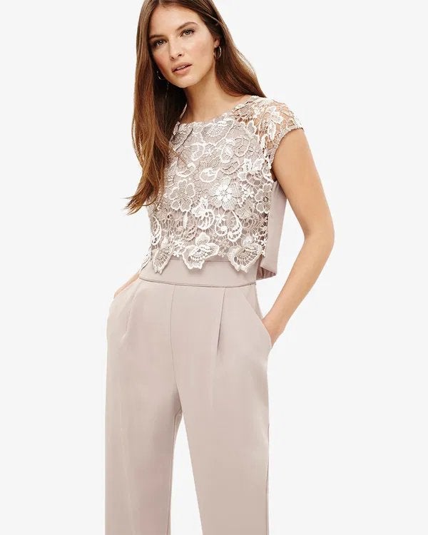 Phase Eight luxe jumpsuit beige met kanten top maat(UK16) 42, Kleding | Dames, Verzenden, Nieuw, Maat 42/44 (L), Beige
