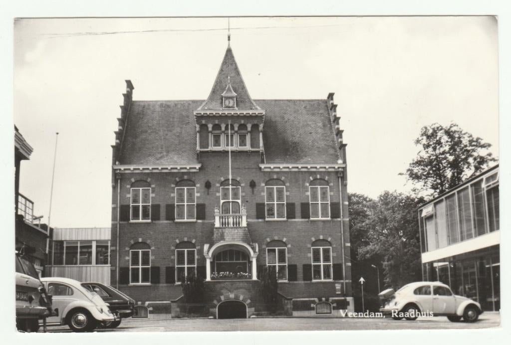 Veendam - Raadhuis, met mooie oude auto's, Verzenden, 1960 tot 1980, Ongelopen, Groningen