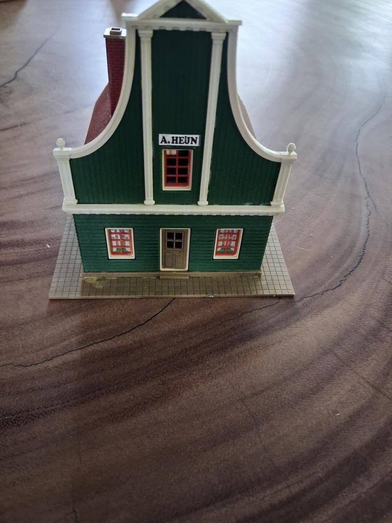 Miniatuur grachtenpand A. HEIJN - Modelbouw huisje, Ophalen of Verzenden, Gebruikt, 1:50 tot 1:144