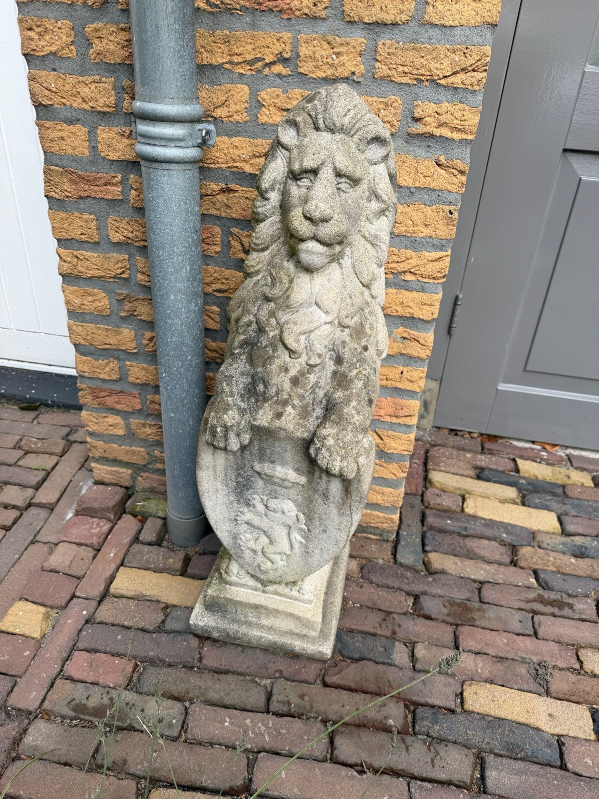 Stenen Leeuw Beeld - 80 cm Hoog, Tuin en Terras, Ophalen, Gebruikt, Steen, Dierenbeeld
