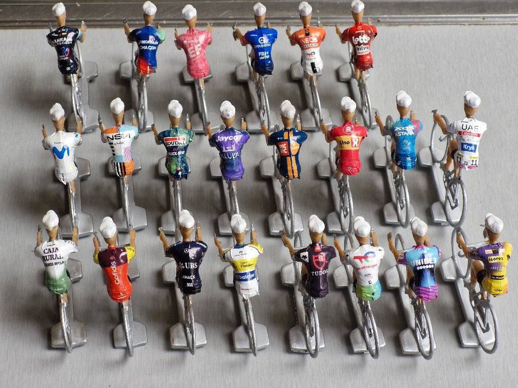 wielrennertjes teams TDF - Vuelta - Giro 2026  (22 stuks), Verzenden
