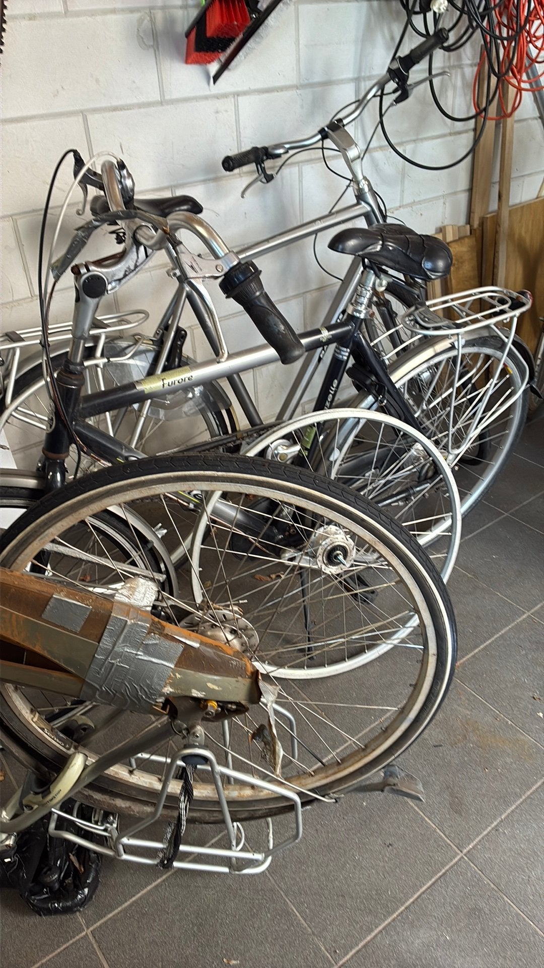 3 oude fietsen voor velgen en of onderdelen, Fietsen en Brommers, Fietsen | Oldtimers, 59 cm of meer, Ophalen, Velgrem, Jaren '60 of nieuwer