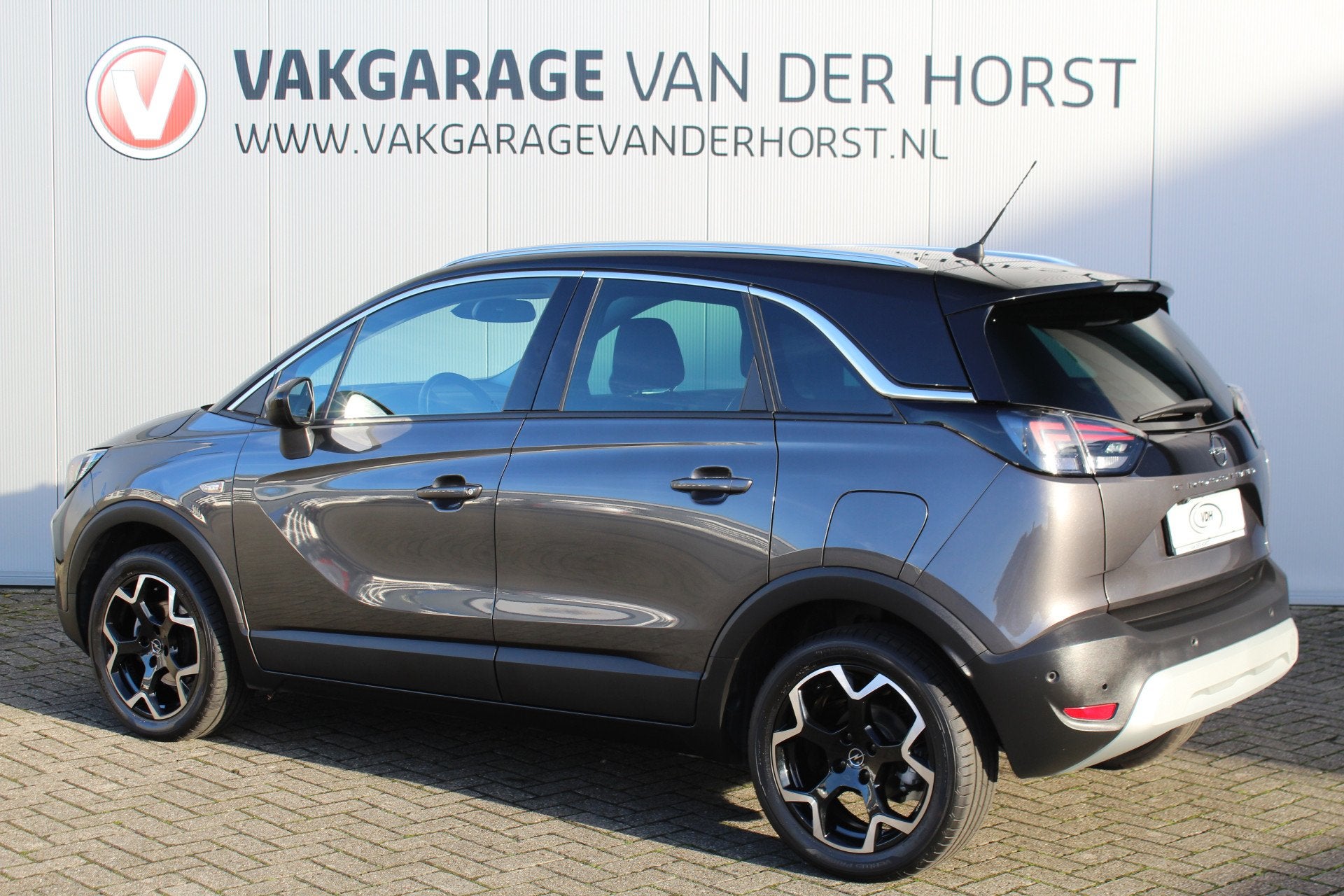 Opel Crossland 1.2-Turbo 110 pk Ultimate Mooie en luxe hoogz, 12 maanden, 840 kg, Gebruikt, Zwart
