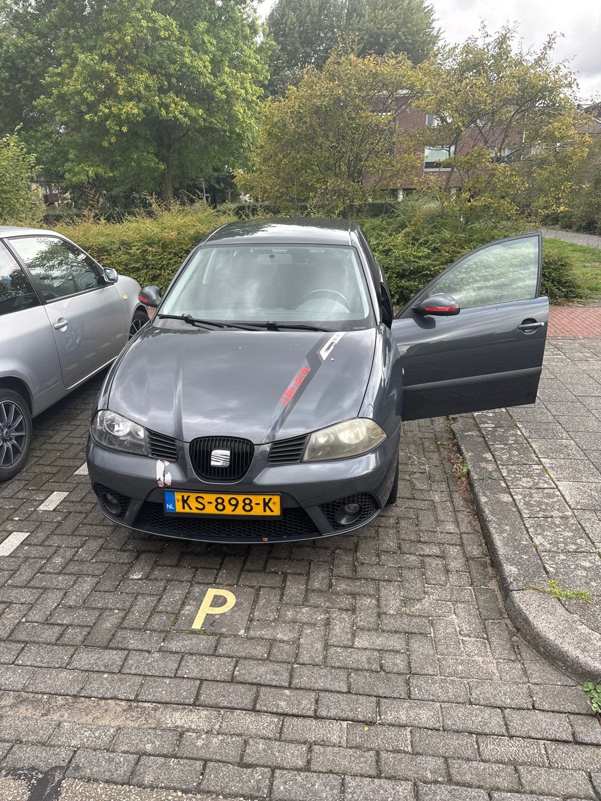 Seat Ibiza 1.4 16V 63KW 5DRS 2007 Grijs, Auto's, Voorwielaandrijving, 15 km/l, 40 €/maand, Ibiza