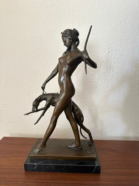 bronzen Diana godin v jacht met hond greyhound windhond, Ophalen of Verzenden, Brons