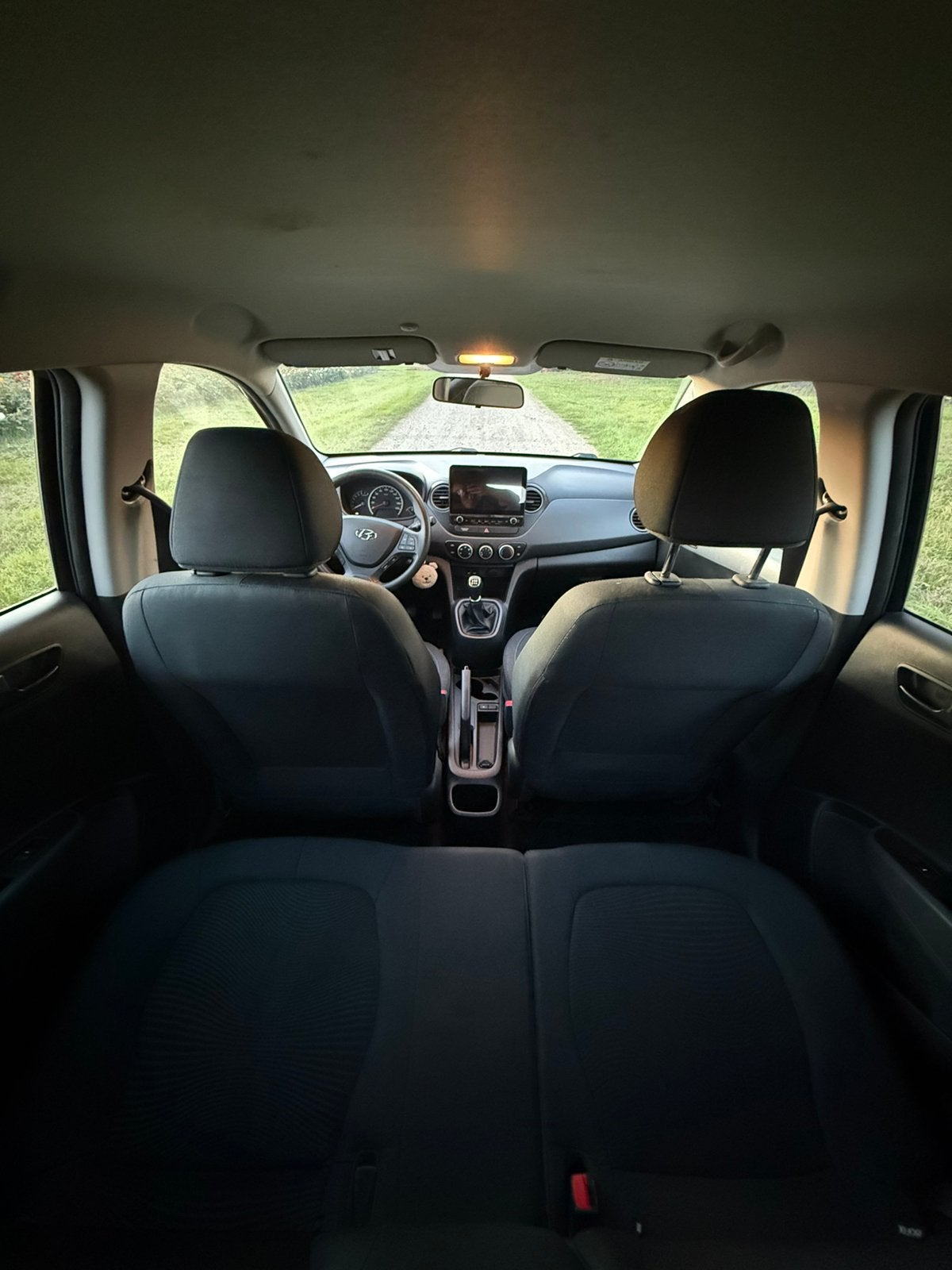 Foto 23 van Hyundai i10 1.0i 66pk 2019 Zwart