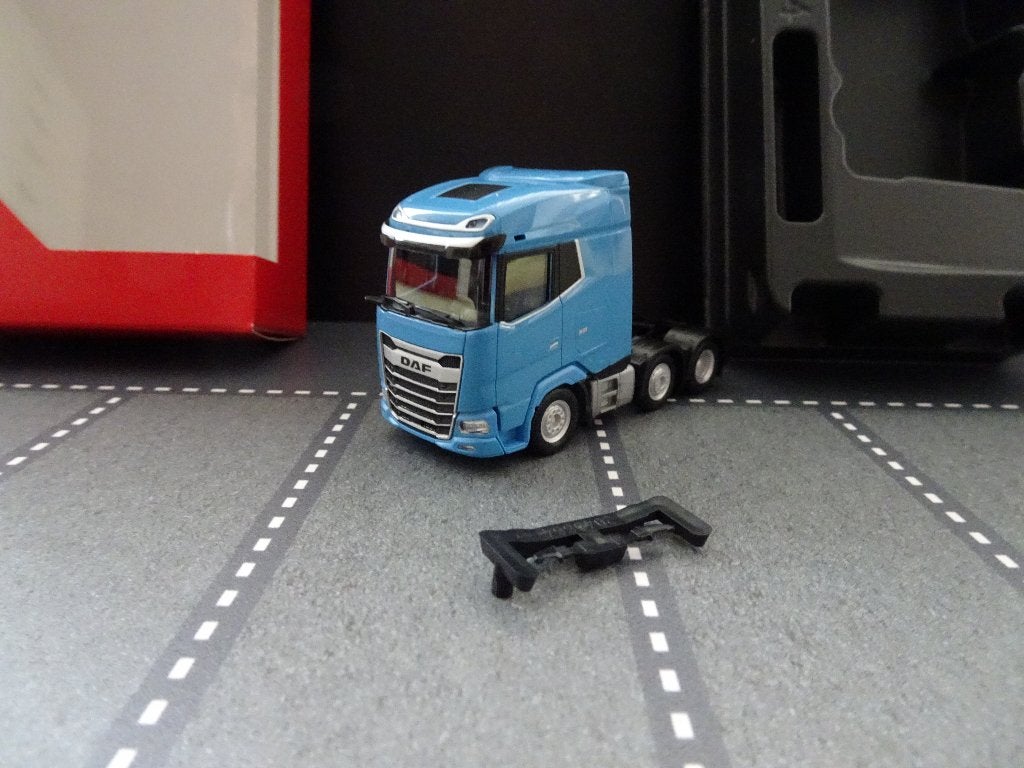 804 herpa 318983-002 daf xg 3-as trekker blauw 1:87 truck, Ophalen of Verzenden, Nieuw, Bus of Vrachtwagen, Herpa
