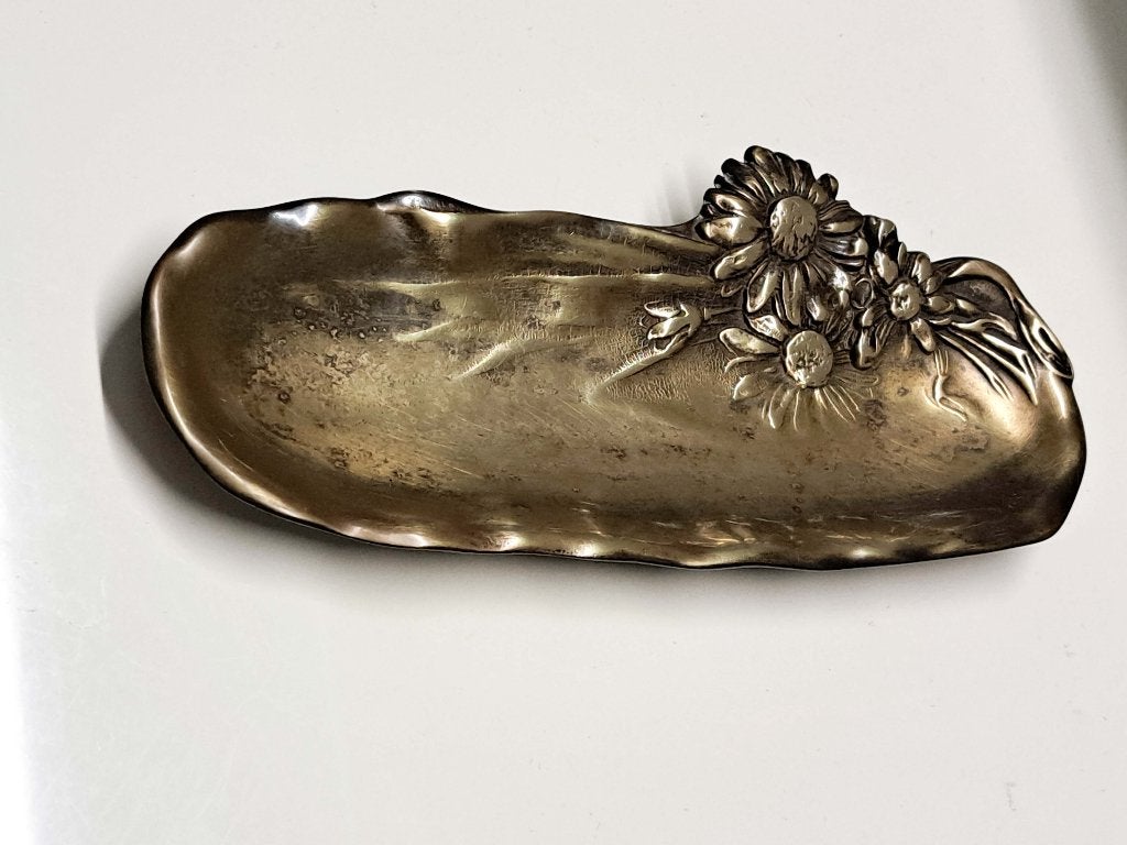 ca 1900 art nouveau  schaaltje Schaaltje met reliëf in brons, Ophalen of Verzenden