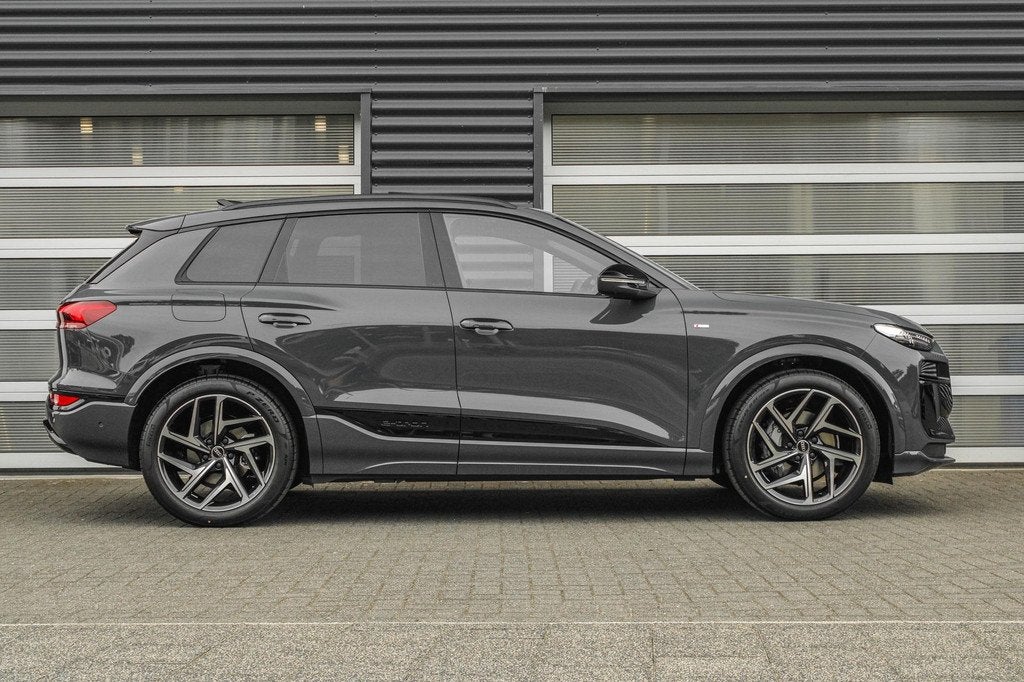 Audi Q6 e-tron S edition performance 306pk 100 kWh | Optie P, Auto's, Audi, Automaat, 12 maanden, Leder en Stof, Startonderbreker