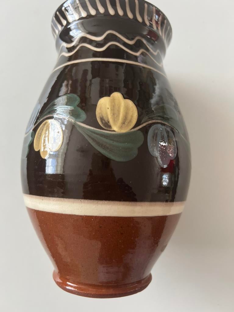 Antieke Hongaarse kan met bloemmotief in het glazuur., Antiek en Kunst, Ophalen of Verzenden