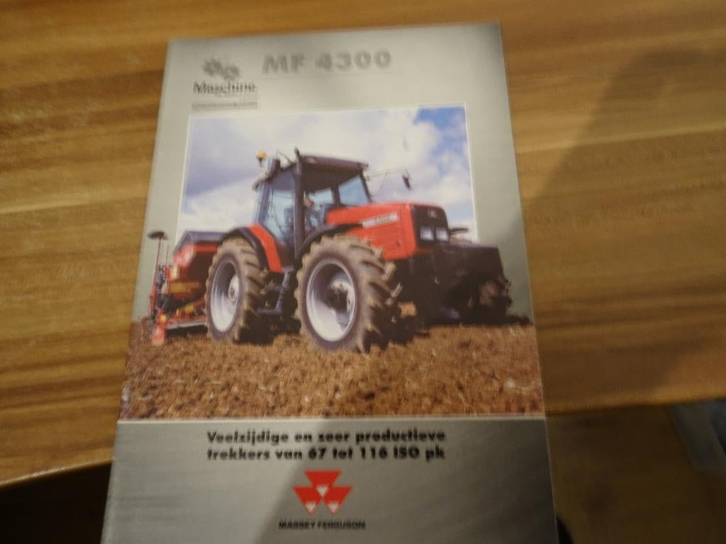 Massey ferguson 4300 trekker folder, Boeken, Catalogussen en Folders, Ophalen of Verzenden, Nieuw, Folder