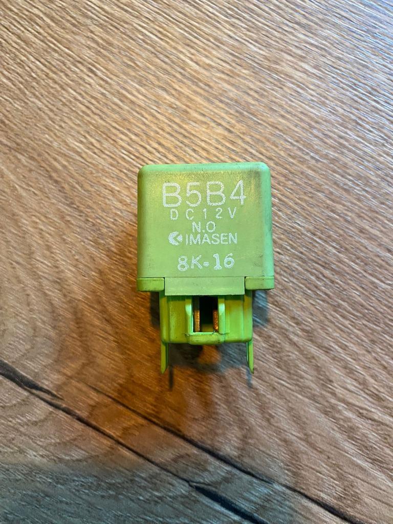 Mx5 NB hoofd relais (gebruikt)