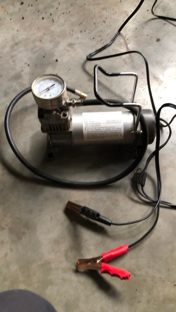 12 volt compressor, Doe-het-zelf en Verbouw, Compressors, Minder dan 25 liter, Ophalen, Zo goed als nieuw, Minder dan 200 liter/min