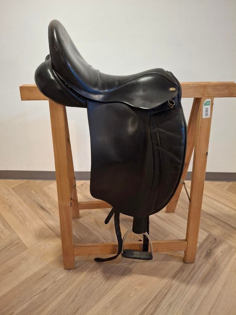 Hulsebos dressuurzadel 17 inch aangeboden, Ophalen of Verzenden, Gebruikt, Dressuur