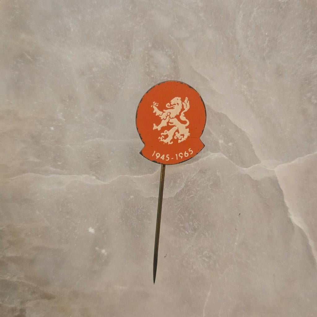 Herdenkingsspeldje 20 jaar Bevrijding (1945-1965), Ophalen of Verzenden, Gebruikt, Stad of Land, Speldje of Pin