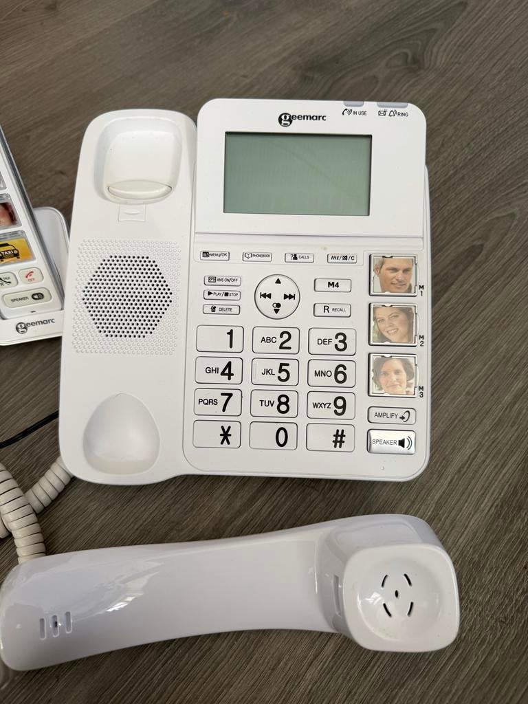 Geemarc PhotoDECT 295 Seniorentelefoon met 2 Handsets, Ophalen of Verzenden, Zo goed als nieuw, 3 handsets