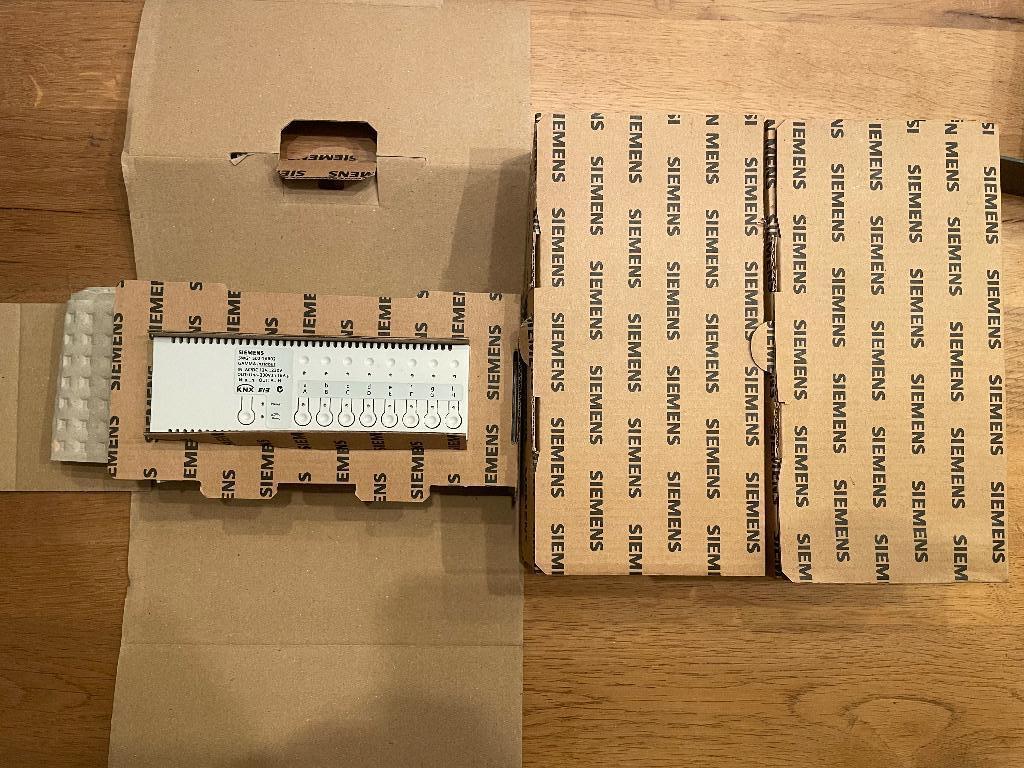 Siemens KNX 8-voudige Schakelactor 5WG1 502-1AB02 Nieuw 3x, Ophalen of Verzenden, Nieuw, Overige typen