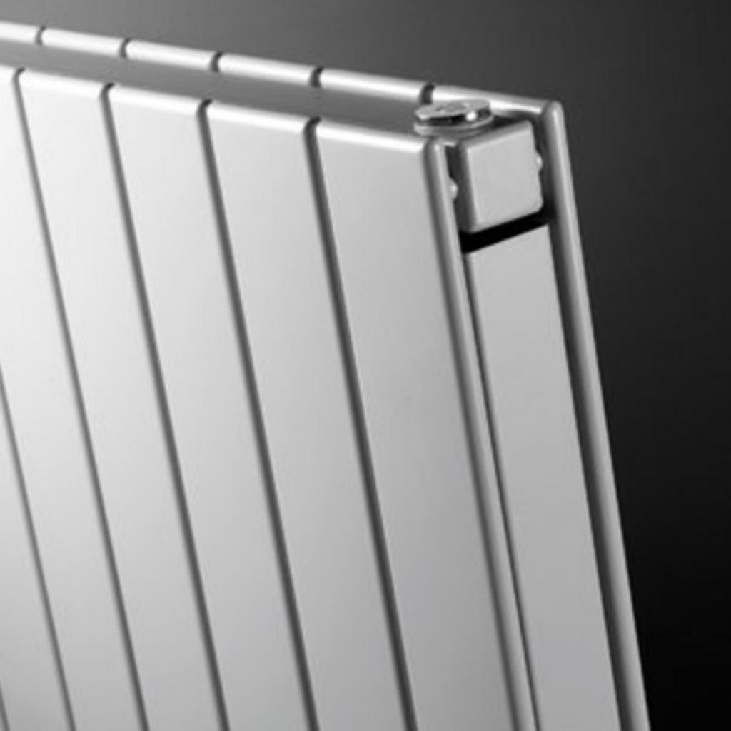 Nieuwe Vasco Viola V1 en V2 verticale radiatoren, Radiator, Nieuw, Minder dan 60 cm, Ophalen of Verzenden