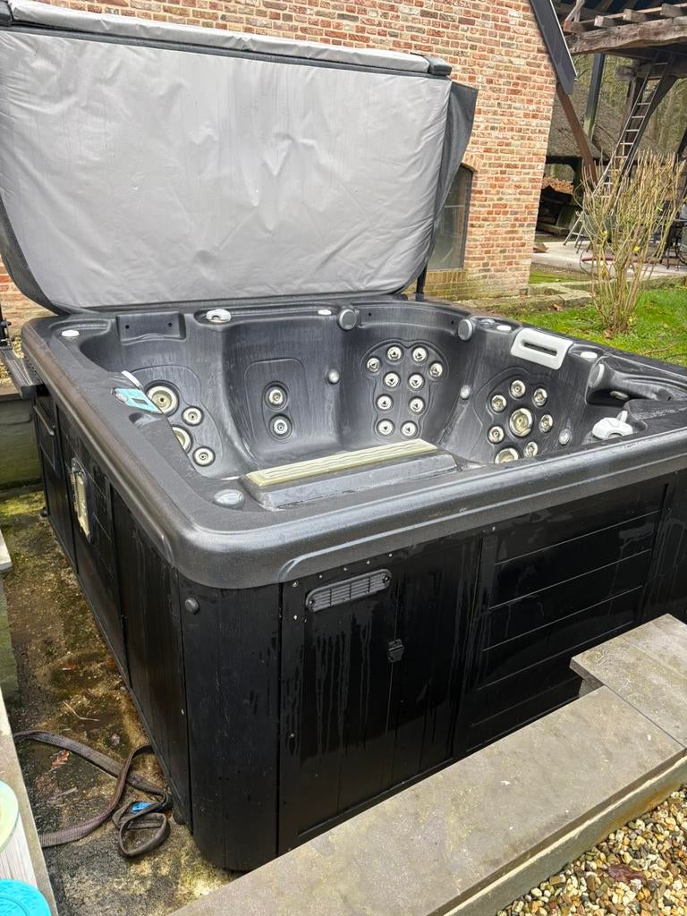 Gezocht/aangeboden een fijne jaccuzi spa monteur met tijd !?, Ophalen of Verzenden, Zo goed als nieuw