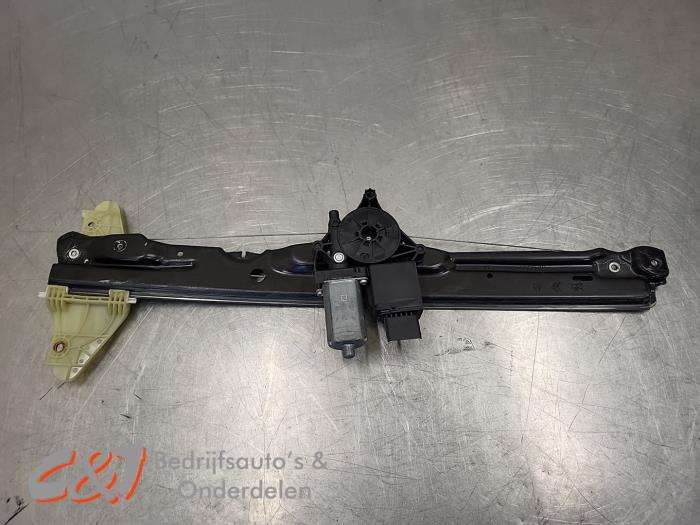 Ruitmechaniek 2Deurs links-voor van een Citroen Jumpy