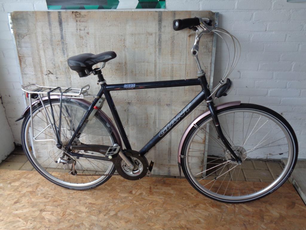 GIANT free rider € 210.00, Ophalen, Gebruikt, Versnellingen, 57 tot 61 cm