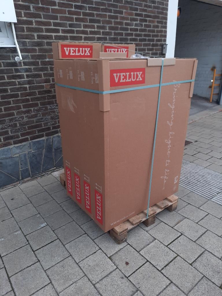 Nieuwe Velux dakramen aan spotprijs vanaf €500, Ophalen of Verzenden, Minder dan 80 cm, Gevelraam of Ruit