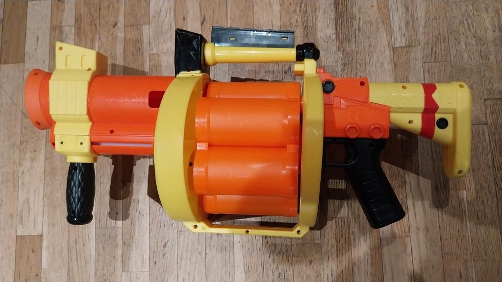 NERF Fortnite Grenade Launcher, Ophalen