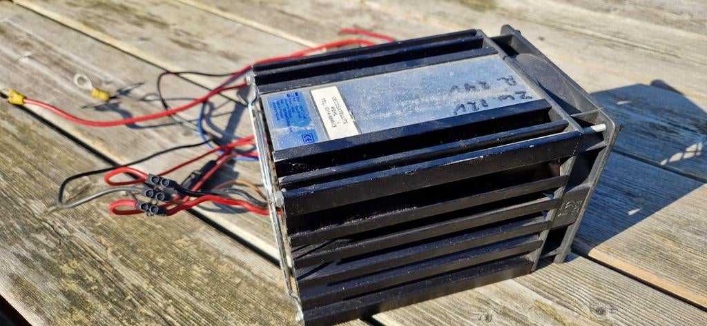 Omvormer 24 volt naar 13,8 volt, Ophalen of Verzenden, Gebruikt
