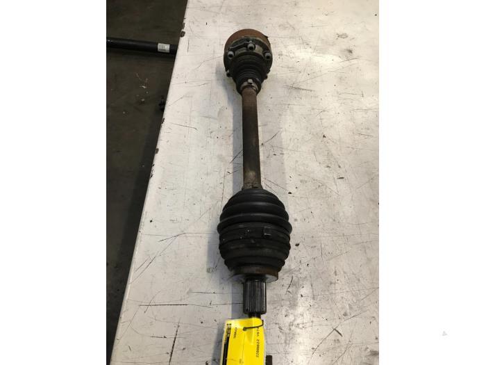 Aandrijfas links-voor van een Volkswagen Passat, Ophalen of Verzenden, 3 maanden garantie, Gebruikt, Volkswagen
