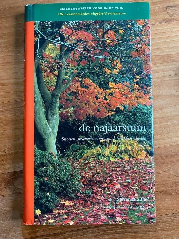 S. Bradley - De najaarstuin, Boeken, Natuur, Gelezen, Ophalen of Verzenden