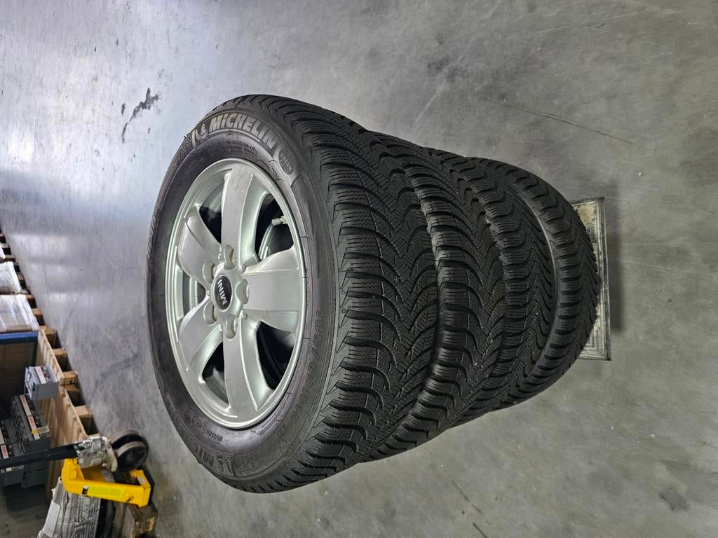 set velgen met winterbanden voor Mini Cooper., Ophalen, Gebruikt, Winterbanden