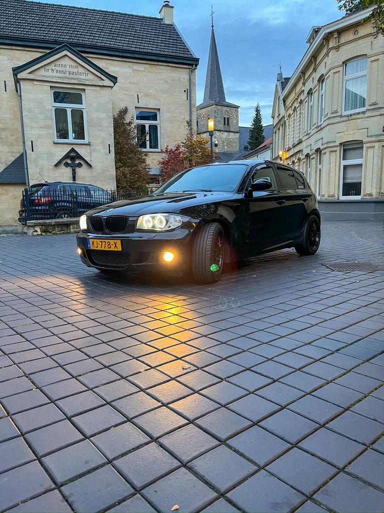 BMW 1-Serie 1.6 116I 2005 Zwart, 1596 cc, Achterwielaandrijving, 4 cilinders, 635 kg