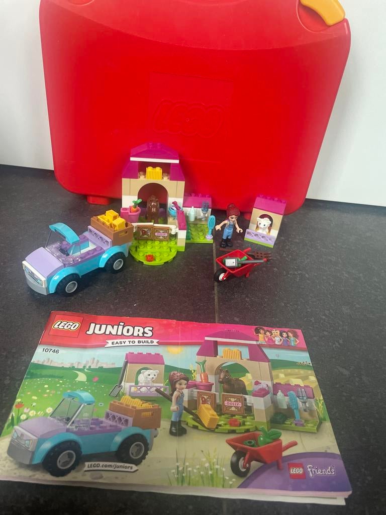 LEGO Juniors Friends Mia's Boerderijkoffer 10746, Kinderen en Baby's, Speelgoed | Duplo en Lego, Zo goed als nieuw, Lego, Complete set