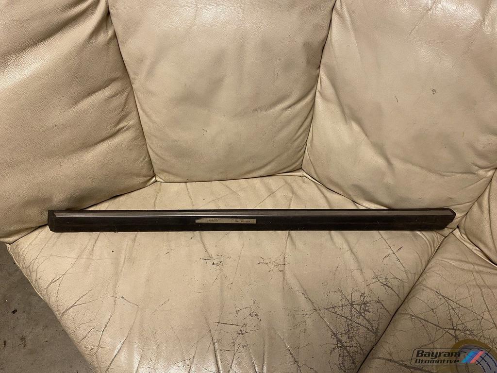 Bmw E32 stootlijst linksachter nieuw 51131908717 7-serie il, Gebruikt, -, -, Ophalen of Verzenden