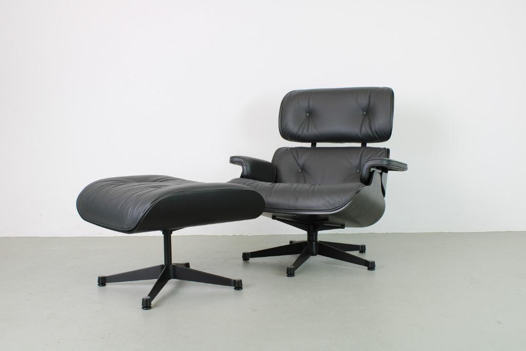 Vitra Eames Lounge Chair met Ottoman, Klassiek, Asphalt, Huis en Inrichting, Fauteuils, Nieuw, Hout, Leer, Metaal, 50 tot 75 cm
