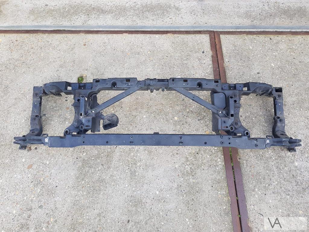 Land Rover Discovery 3 2004 - 2009 voorfront nette staat €70, Voor, Ophalen of Verzenden, Bumper, Gebruikt