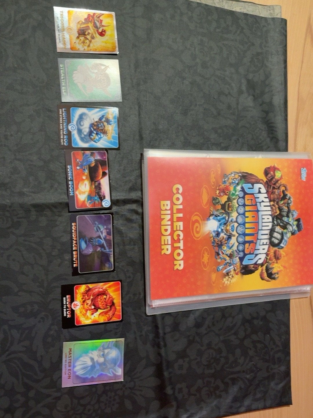 Skylanders Giants Collector Binder met 7 kaarten, Ophalen, Gebruikt