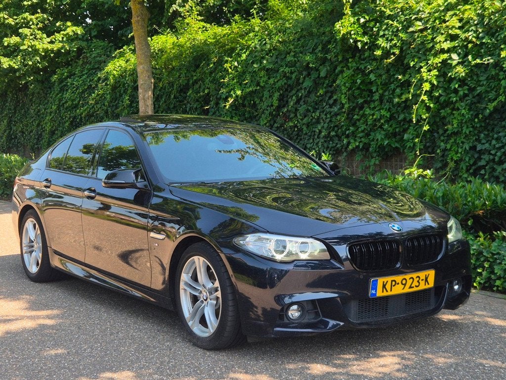 BMW 5-serie M Sport Edition High Executive Schuifdak Adaptie, Auto's, BMW, Automaat, Achterwielaandrijving, Gebruikt, 4 cilinders