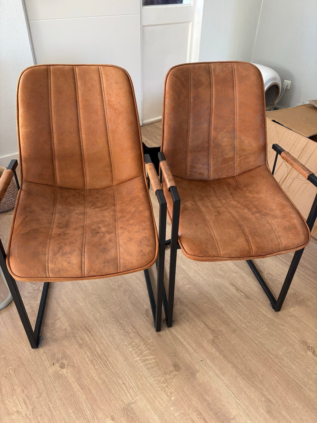 Set van 2 cognac kleurige eetkamerstoelen met armleuning, Ophalen, Gebruikt, Twee, Bruin