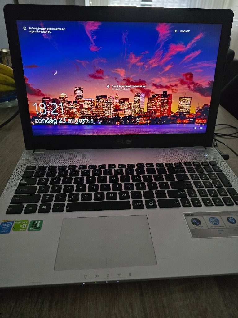 Oude laptop tijdens studie jaren te koop, Ophalen, Gebruikt, 2 tot 3 Ghz, 15 inch