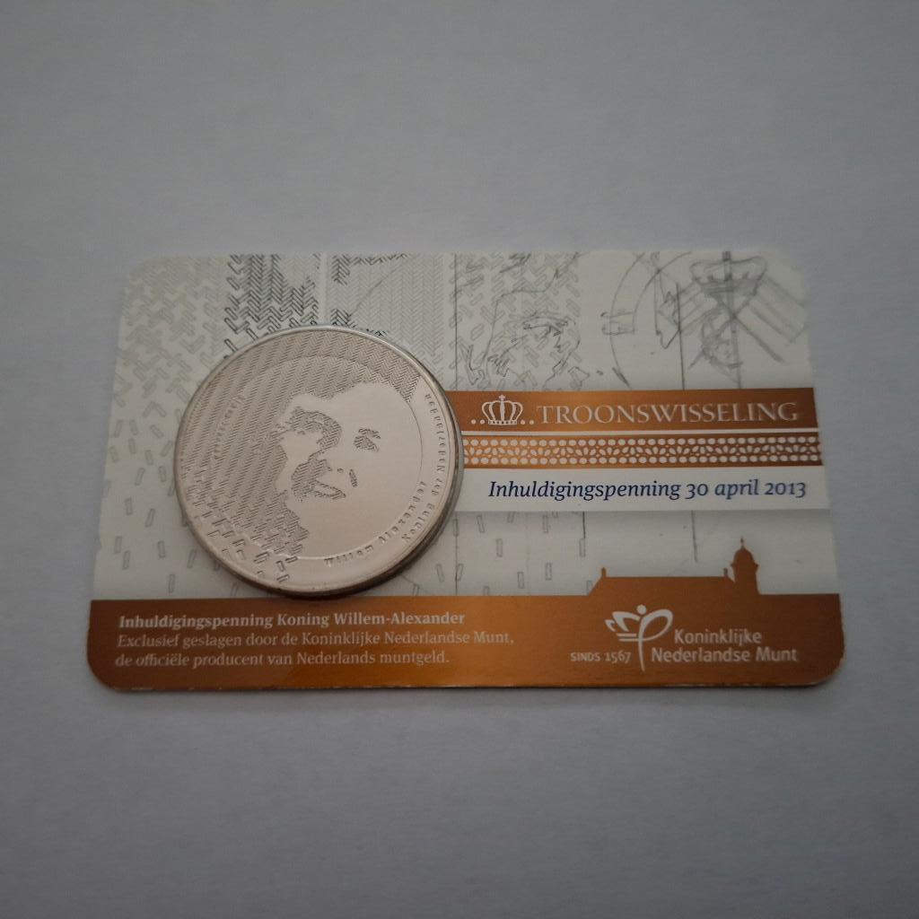 Inhuldigingspenning 2013 Willem Alexander in coincard, Postzegels en Munten, Penningen en Medailles, Verzenden, Overige materialen