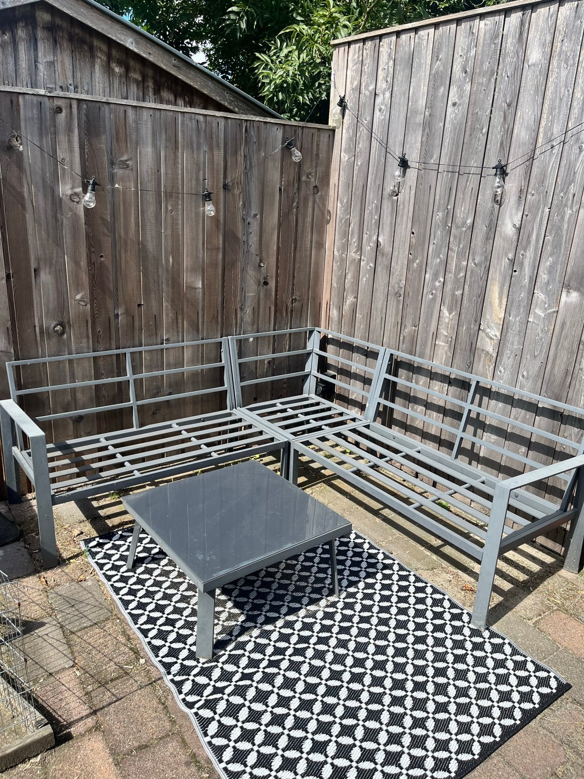 Nette loungeset met kussens en salontafel, Ophalen, 4 zitplaatsen, Gebruikt, Aluminium