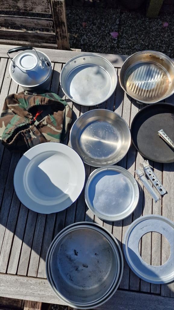 Compleet kampeer kookset en eetset. Met opbergzak., Ophalen of Verzenden, Gebruikt