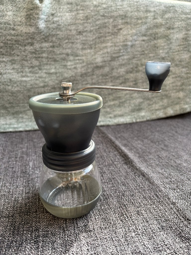 Manual Ceramic Coffee Grinder – Hario Skerton MSCS-2TB, Ophalen of Verzenden, Gebruikt, Overige merken, Koffiemolen