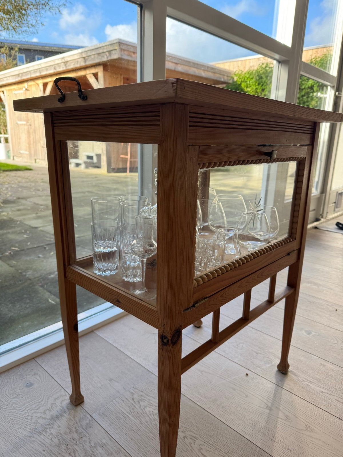 Vintage houten thee of dranken kast met dienblad, Antiek en Kunst, Ophalen