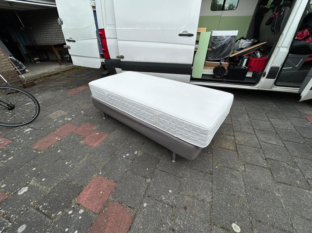 Ikea bed, boxspring (met matras), Huis en Inrichting, Slaapkamer | Bedden, Ophalen, Gebruikt, Eenpersoons, Wit