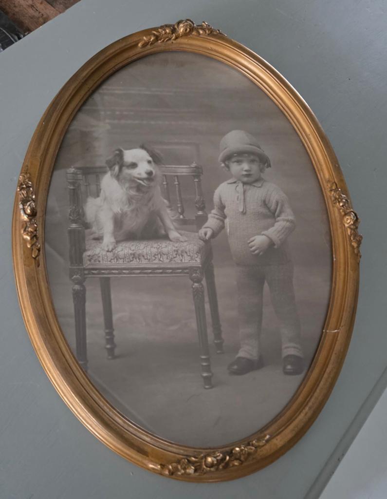 Ovale Brocante Oude Franse lijst met foto kind met hond, Ophalen of Verzenden